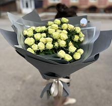 Букет Белые кустовые розы Солинеро в Юрино