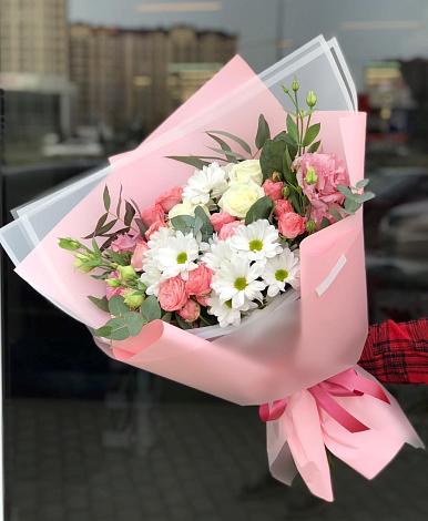 Букет цветов из: Розы, Лизиантусы и Хризантемы в Юрино